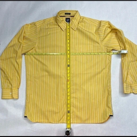 GAP Size M CASSIC FIT CASUAL BUTTON DOWN - Picture 2 of 5